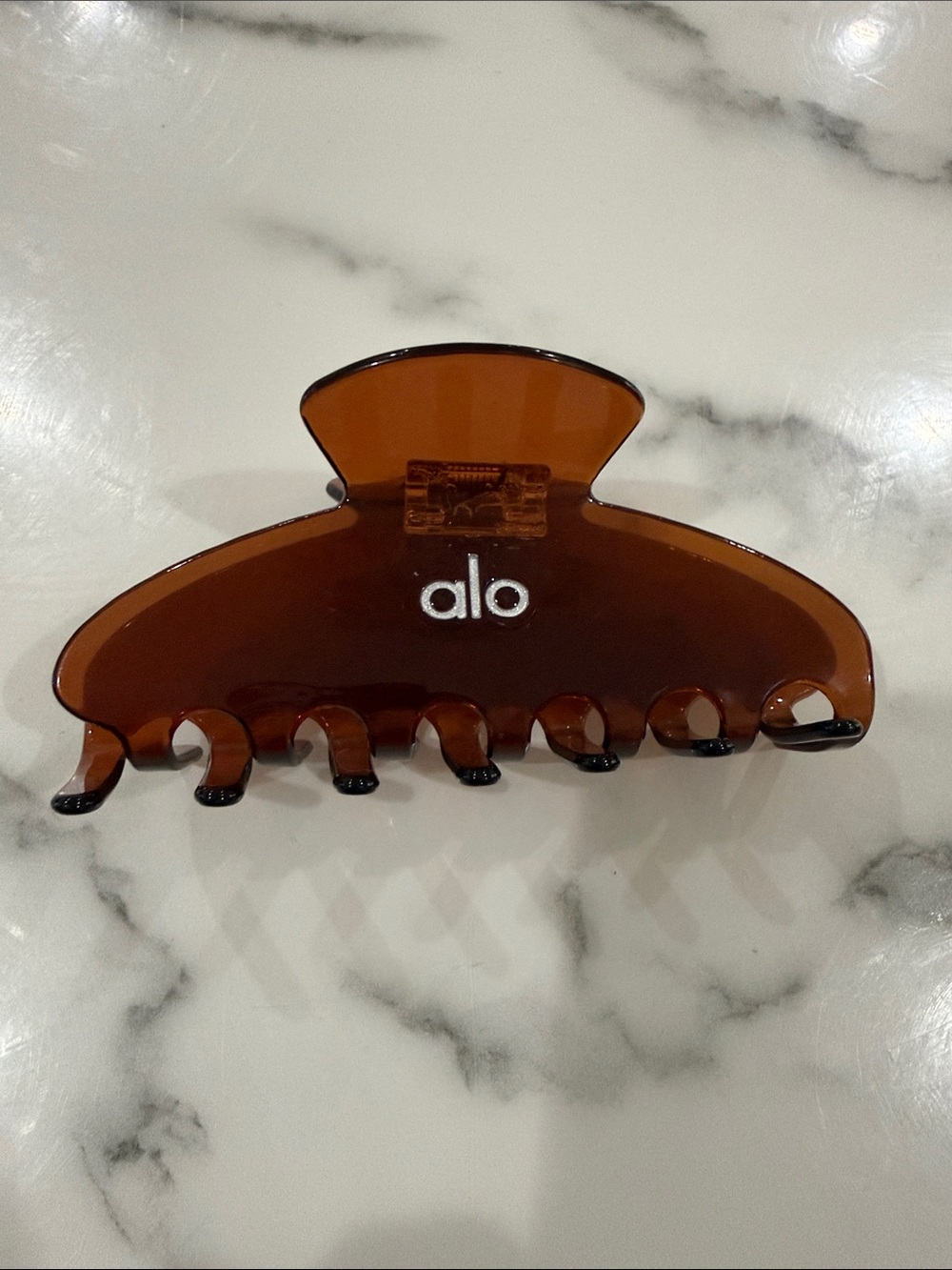 ALO Yoga Tortoiseshell Brown Hair Claw Clip